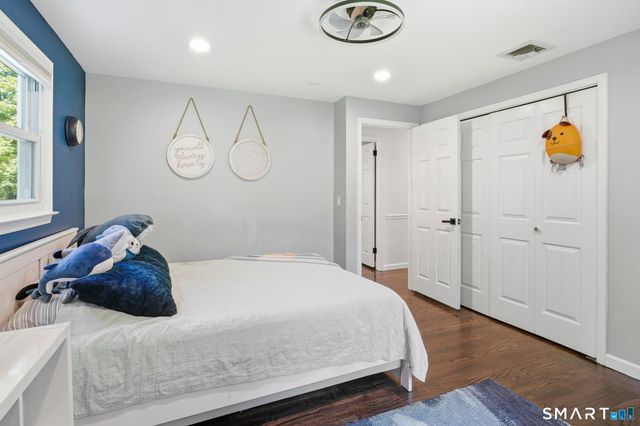 22 Cobblestone Place, Wilton, CT 06897