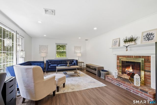 22 Cobblestone Place, Wilton, CT 06897