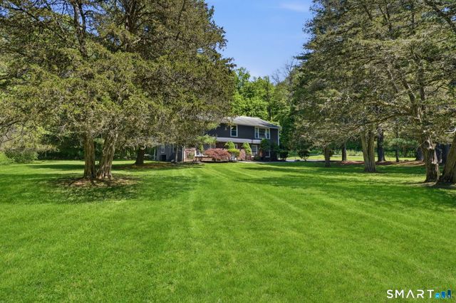 22 Cobblestone Place, Wilton, CT 06897