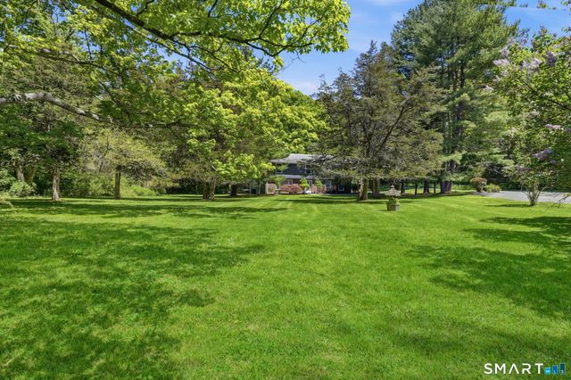 22 Cobblestone Place, Wilton, CT 06897