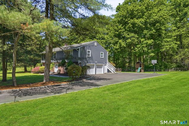 22 Cobblestone Place, Wilton, CT 06897