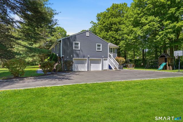 22 Cobblestone Place, Wilton, CT 06897