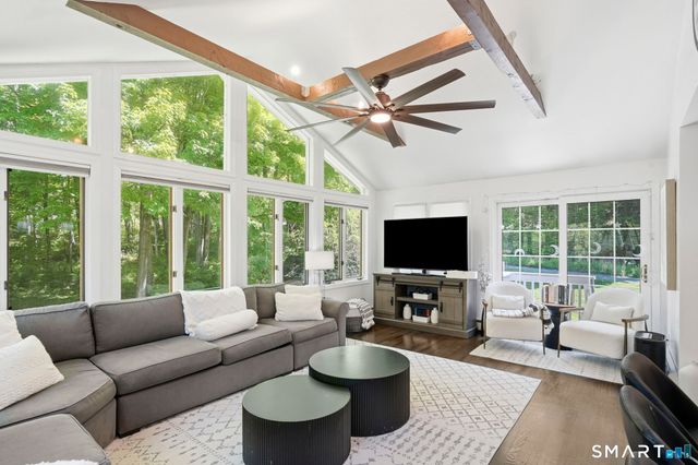 22 Cobblestone Place, Wilton, CT 06897