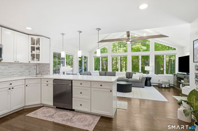 22 Cobblestone Place, Wilton, CT 06897