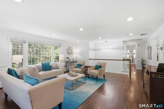 22 Cobblestone Place, Wilton, CT 06897