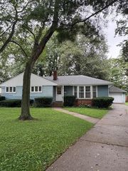 8940 Parrish Avenue, Highland, IN 46322