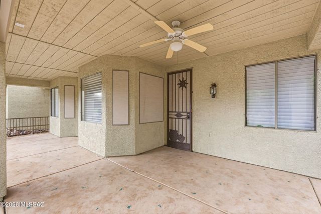 521 W Knotwood Street, Green Valley, AZ 85614