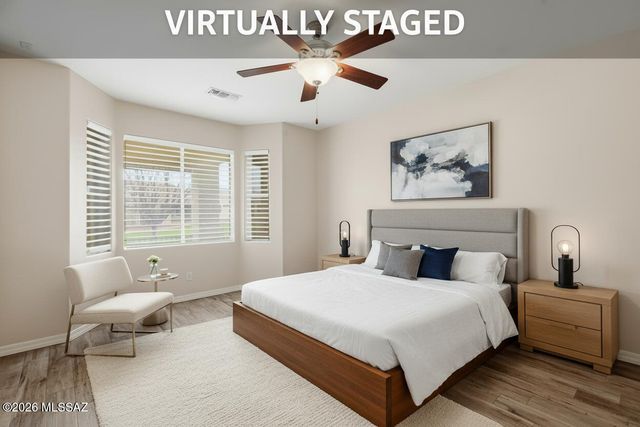 521 W Knotwood Street, Green Valley, AZ 85614