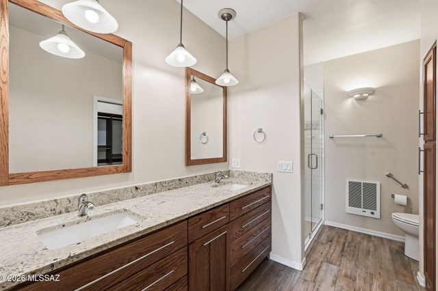 521 W Knotwood Street, Green Valley, AZ 85614