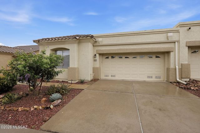 521 W Knotwood Street, Green Valley, AZ 85614