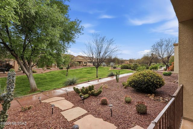 521 W Knotwood Street, Green Valley, AZ 85614