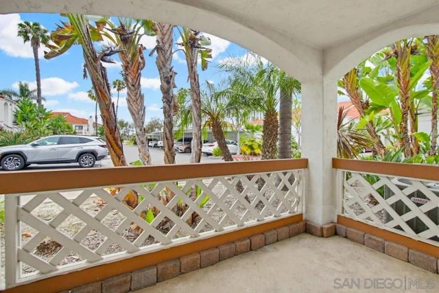 9439 Fairgrove Ln 102, San Diego, CA 92129