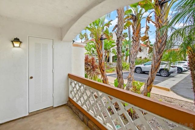 9439 Fairgrove Ln 102, San Diego, CA 92129
