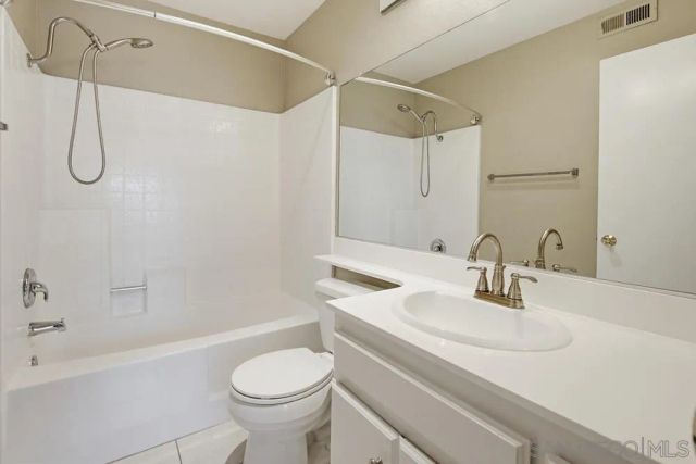9439 Fairgrove Ln 102, San Diego, CA 92129