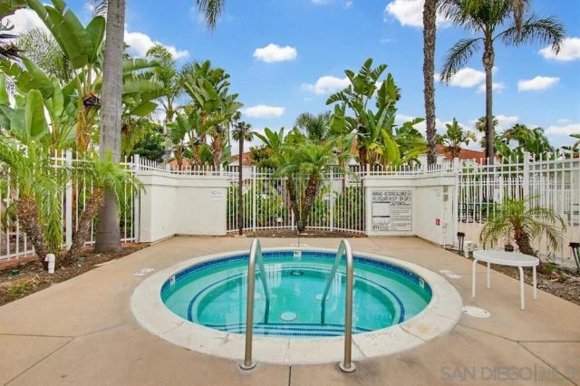 9439 Fairgrove Ln 102, San Diego, CA 92129