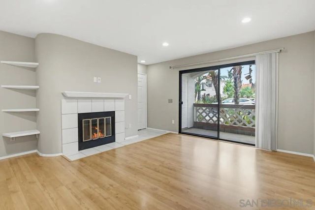 9439 Fairgrove Ln 102, San Diego, CA 92129