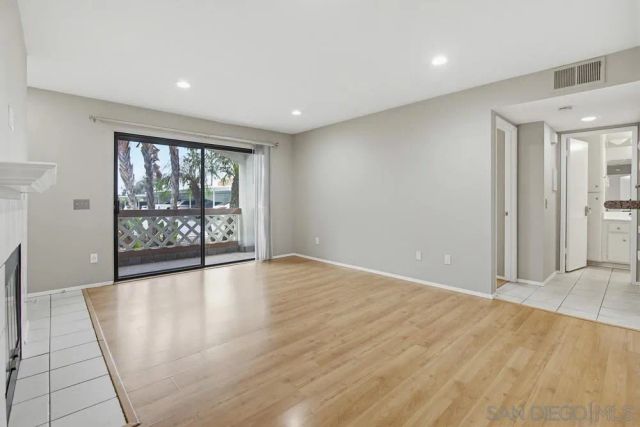 9439 Fairgrove Ln 102, San Diego, CA 92129