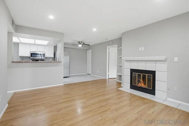 9439 Fairgrove Ln 102, San Diego, CA 92129