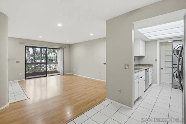 9439 Fairgrove Ln 102, San Diego, CA 92129