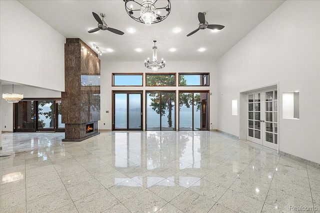 2612 Cove Lane, West Bloomfield Charter Township, MI 48323