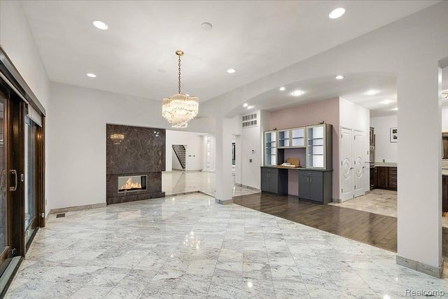 2612 Cove Lane, West Bloomfield Charter Township, MI 48323