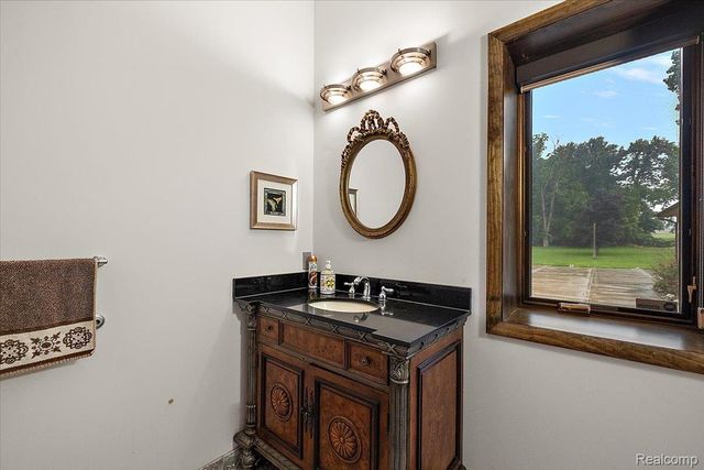 2612 Cove Lane, West Bloomfield Charter Township, MI 48323