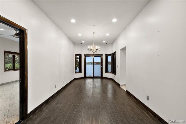 2612 Cove Lane, West Bloomfield Charter Township, MI 48323
