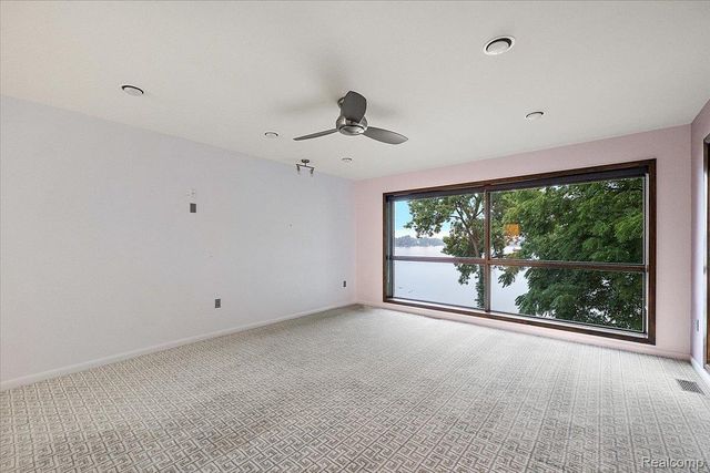 2612 Cove Lane, West Bloomfield Charter Township, MI 48323