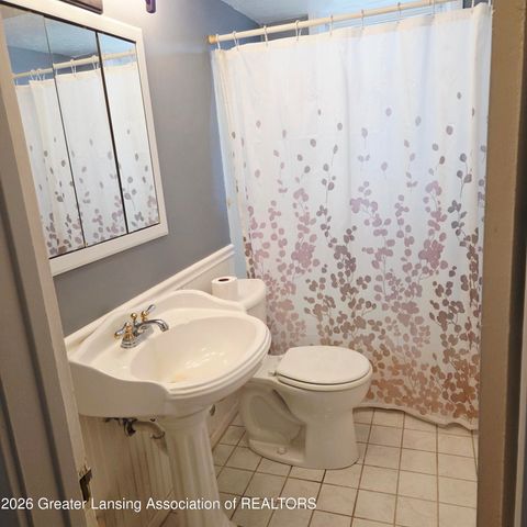 623 Harriet Avenue, Lansing, MI 48917