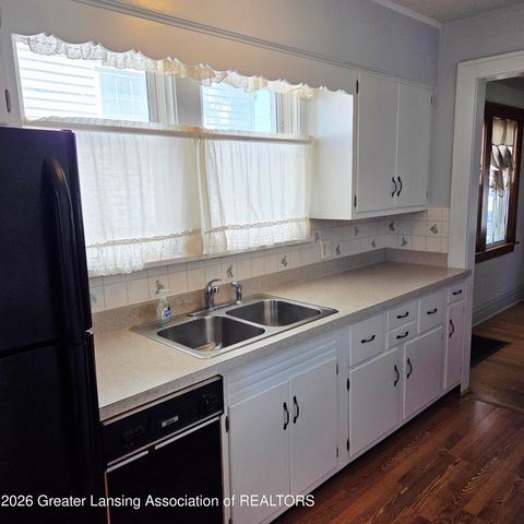 623 Harriet Avenue, Lansing, MI 48917