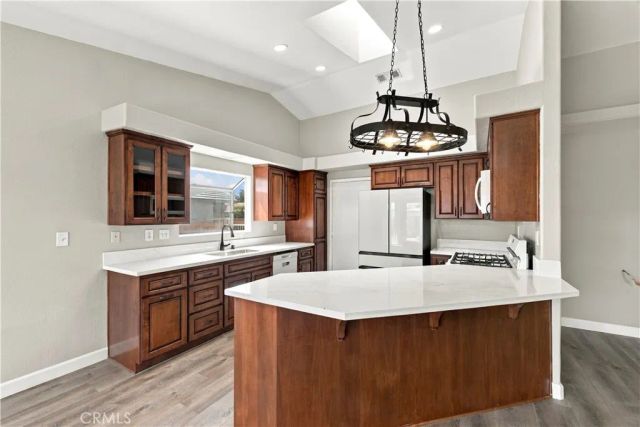 233 Castle Court, San Jacinto, CA 92583