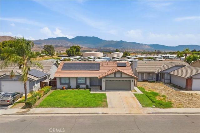 233 Castle Court, San Jacinto, CA 92583
