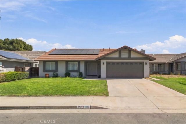 233 Castle Court, San Jacinto, CA 92583