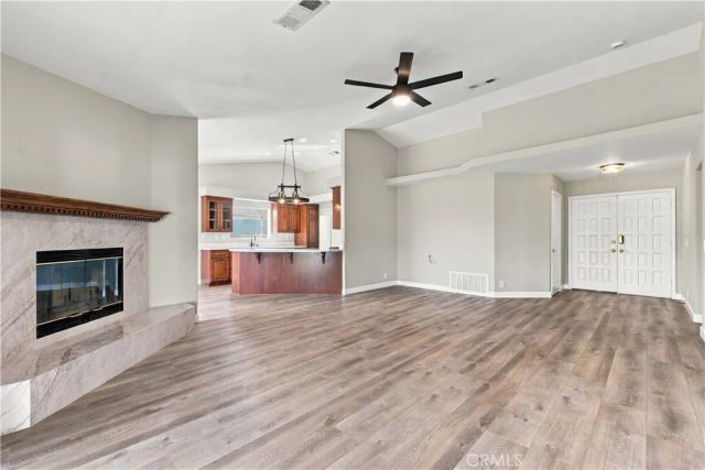 233 Castle Court, San Jacinto, CA 92583