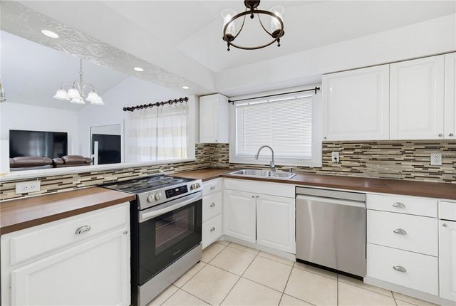 2483 LONG MEADOW WAY, Orlando, FL 32817