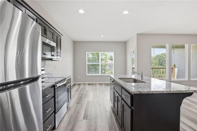 10202 Siena Drive, Peculiar, MO 64078