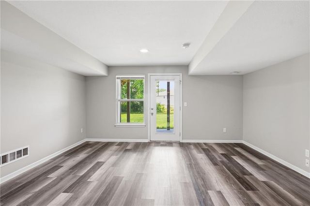 10202 Siena Drive, Peculiar, MO 64078