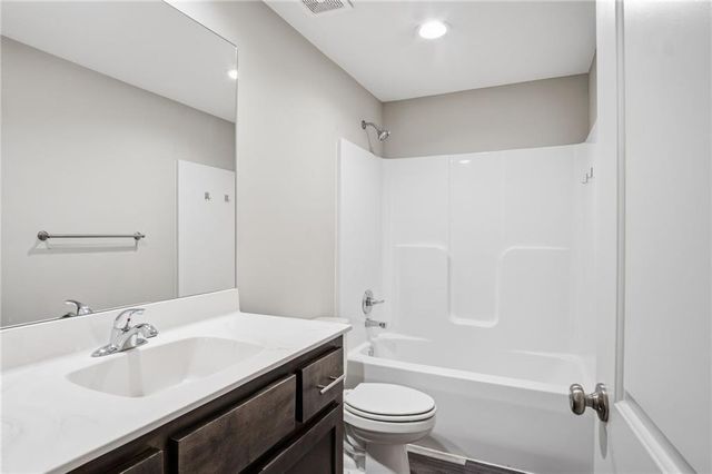 10202 Siena Drive, Peculiar, MO 64078