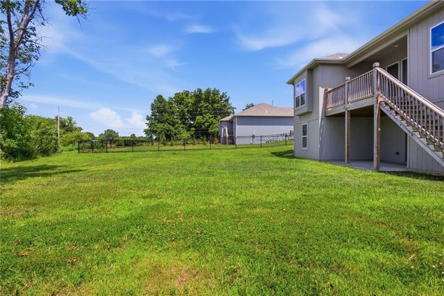 10202 Siena Drive, Peculiar, MO 64078