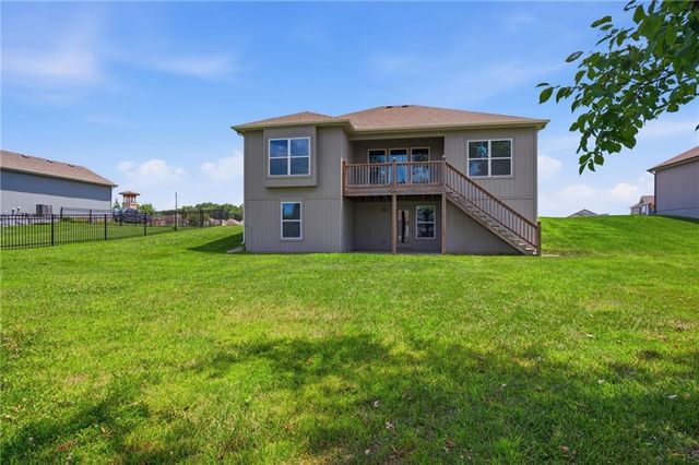10202 Siena Drive, Peculiar, MO 64078