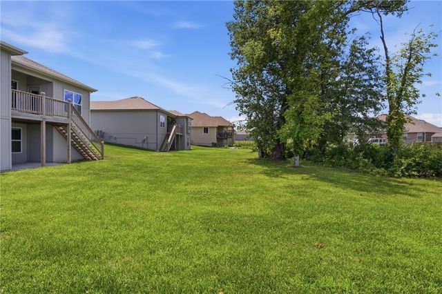 10202 Siena Drive, Peculiar, MO 64078