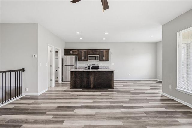 10202 Siena Drive, Peculiar, MO 64078