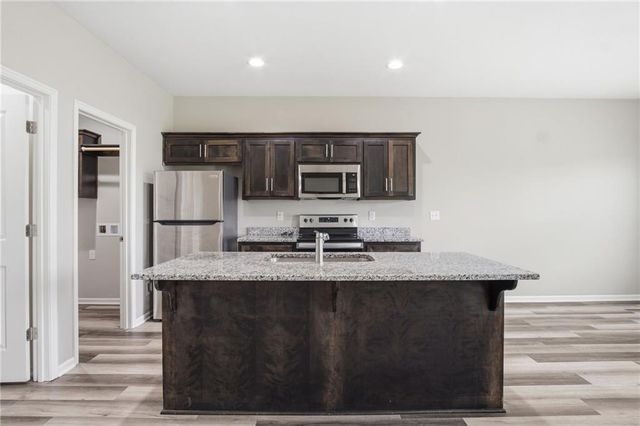 10202 Siena Drive, Peculiar, MO 64078