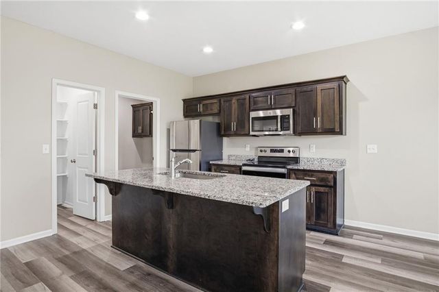 10202 Siena Drive, Peculiar, MO 64078