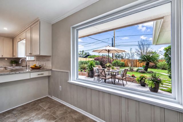 1506 Foxwood Road, Houston, TX 77008