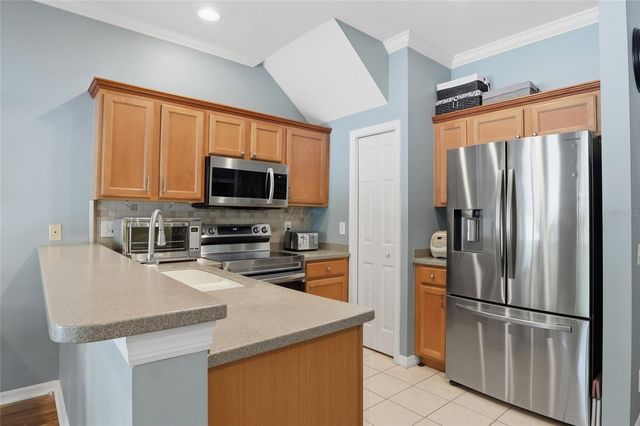 542 BLACK LION DRIVE NE, St Petersburg, FL 33716