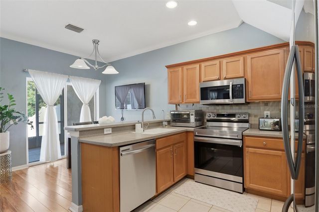 542 BLACK LION DRIVE NE, St Petersburg, FL 33716
