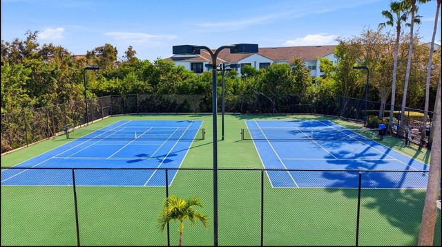 542 BLACK LION DRIVE NE, St Petersburg, FL 33716