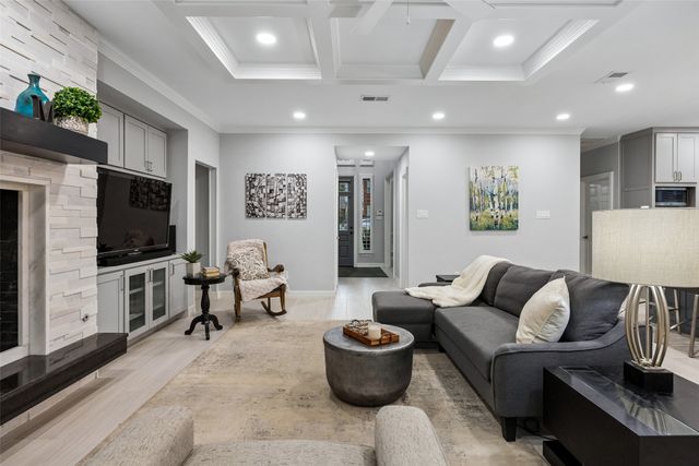 5617 Hunterwood Lane, Arlington, TX 76017