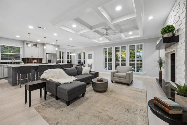 5617 Hunterwood Lane, Arlington, TX 76017